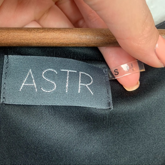 ASTR the label black floral romper sz Small - Picture 9 of 10